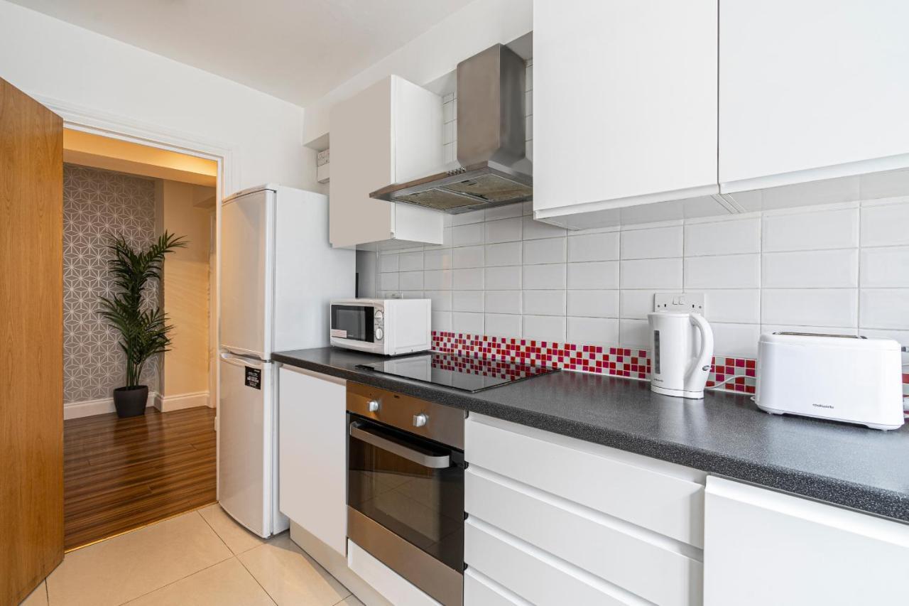 3 Bedrooms Near Hyde Park & Oxford St * London