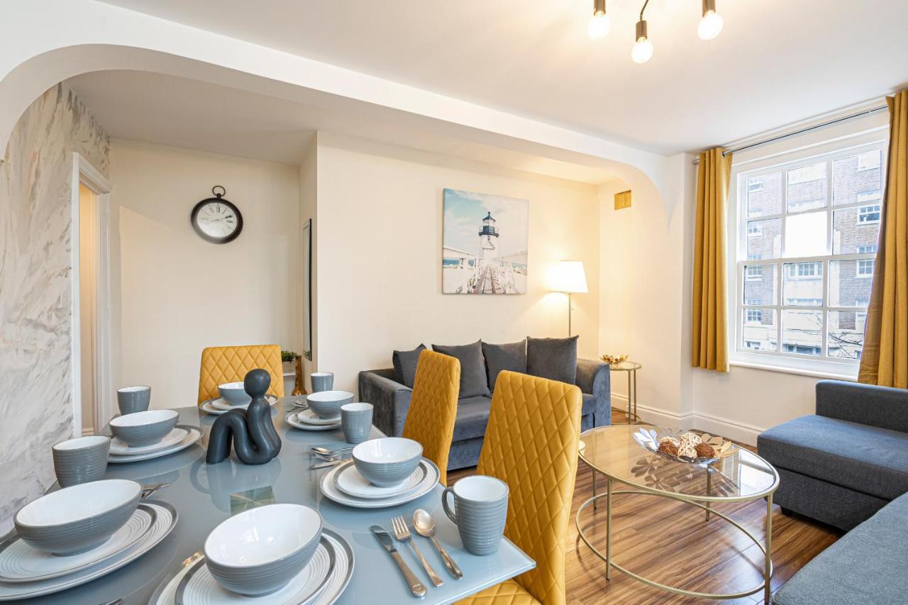 3 Bedrooms Near Hyde Park & Oxford St Apartment London