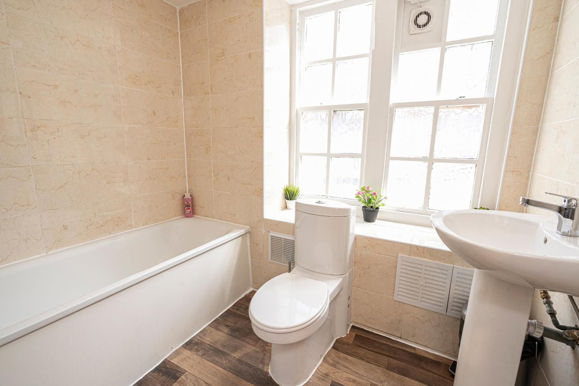 3 Bedrooms Near Hyde Park & Oxford St London