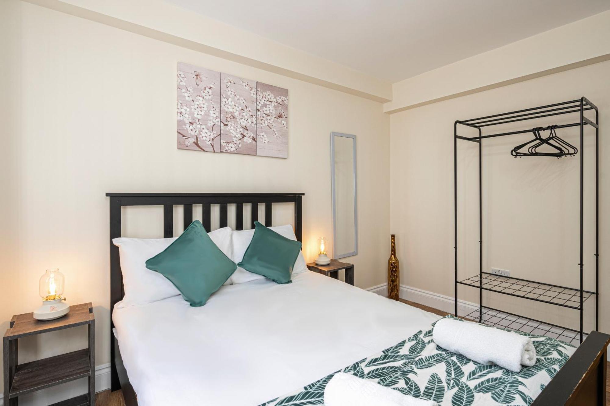 3 Bedrooms Near Hyde Park & Oxford St